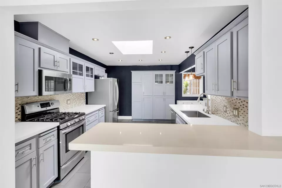 Kitchen - 304 Kimball Ter, Chula Vista, CA 91910 photo 3 of 3