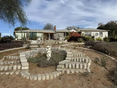 11960 Lemon Crest Dr, Lakeside, CA 92040