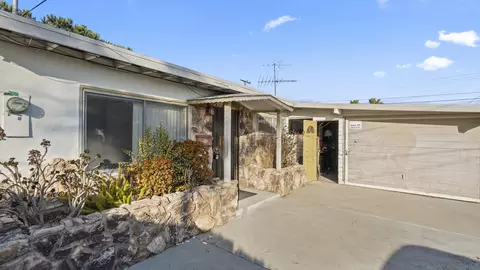 4854 Barstow St, San Diego, CA 92117