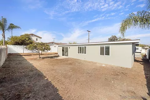 Exterior - 1025 Oneonta Ave, Imperial Beach, CA 91932 photo 5 of 6