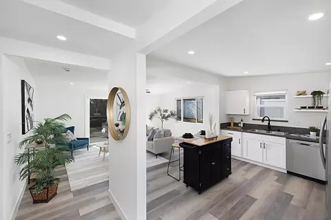 Entry Way - 1025 Oneonta Ave, Imperial Beach, CA 91932 photo 1 of 2