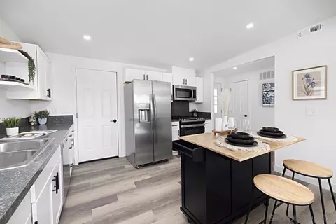 Kitchen - 1025 Oneonta Ave, Imperial Beach, CA 91932 photo 2 of 4