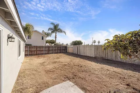 Exterior - 1025 Oneonta Ave, Imperial Beach, CA 91932 photo 3 of 6