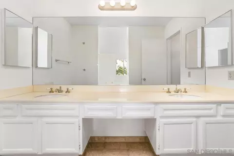 Bath - 4617 Sheridan, Oceanside, CA 92056 photo 5 of 6