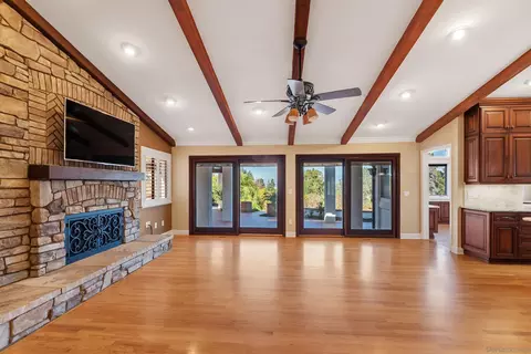 Living - 15641 Boulder Mountain Rd, Poway, CA 92064 photo 1 of 7