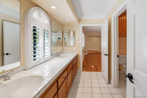 Bath - 15641 Boulder Mountain Rd, Poway, CA 92064 photo 5 of 7