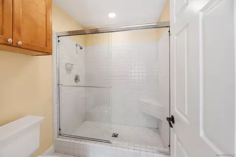 Bath - 15641 Boulder Mountain Rd, Poway, CA 92064 photo 6 of 7