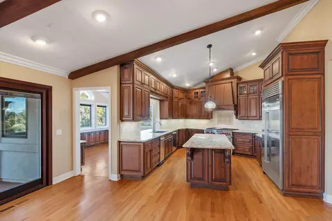 Kitchen - 15641 Boulder Mountain Rd, Poway, CA 92064 photo 4 of 5