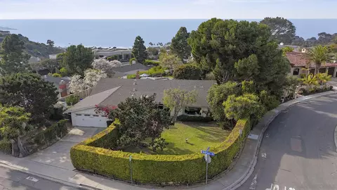 8640 Dunaway Dr, La Jolla, CA 92037