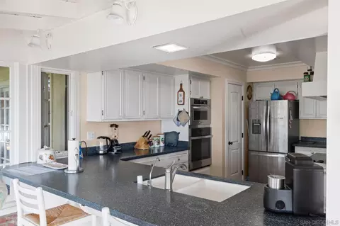 8640 Dunaway Dr, La Jolla, CA 92037 photo 15