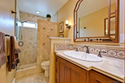 Bath - 720 4th St #1, Encinitas, CA 92024 photo 1 of 2