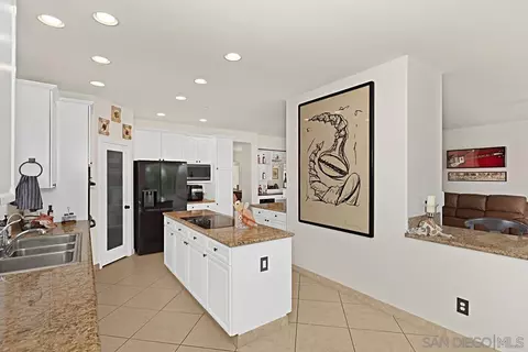 Kitchen - 2873 Willow Oak, Ramona, CA 92065 photo 4 of 5