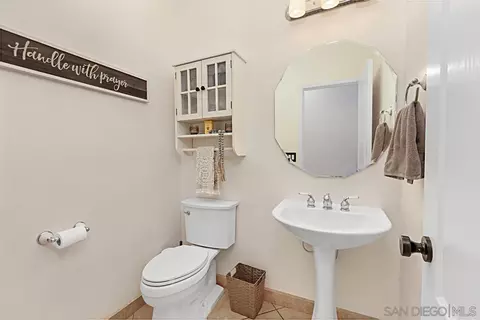 Bath - 2873 Willow Oak, Ramona, CA 92065 photo 3 of 5