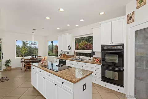 Kitchen - 2873 Willow Oak, Ramona, CA 92065 photo 2 of 5