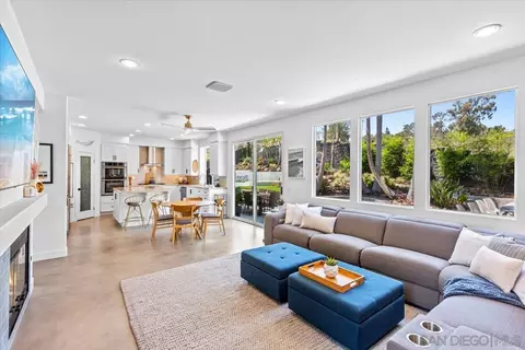 Living - 574 Kristen Ct, Encinitas, CA 92024 photo 5 of 7