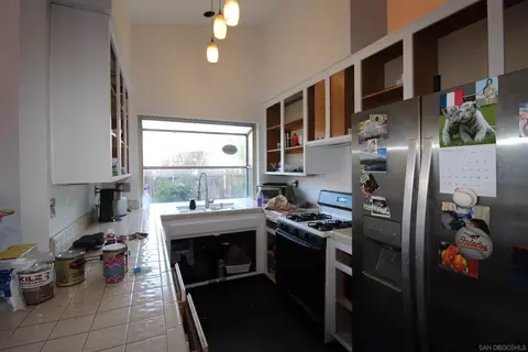 Kitchen - 1664 Corte Verano, Oceanside, CA 92056 photo 1 of 4