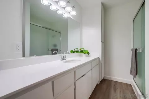Bath - 4493 Ibis Way, Oceanside, CA 92057 photo 2 of 4