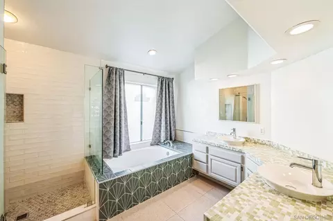 Bath - 3682 Via Bernardo, Oceanside, CA 92056 photo 4 of 4