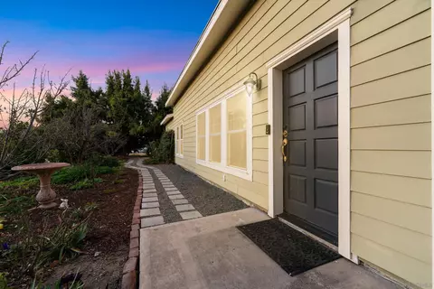 425 N Westwind Dr, El Cajon, CA 92020 photo 4