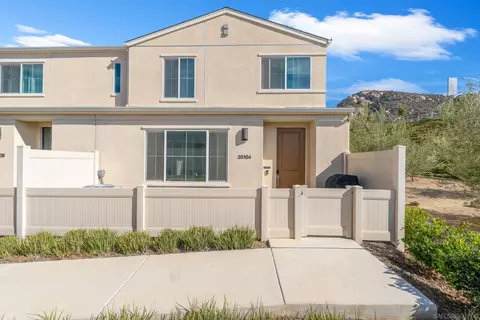 35104 Vine Pl, Fallbrook, CA 92028 photo 2