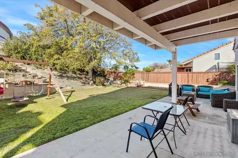 331 Vista Marazul, Oceanside, CA 92057 photo 2