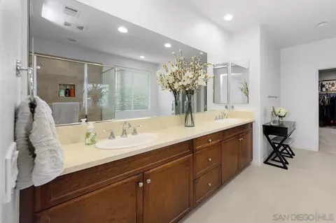 Bath - 7048 Mariposa St, Santee, CA 92071 photo 2 of 4