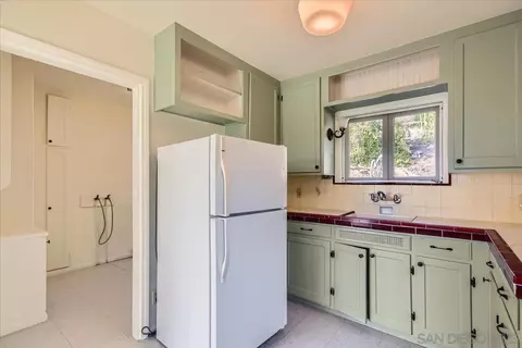 Kitchen - 10810 Palm Row Dr, Lakeside, CA 92040 photo 2 of 2