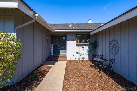 1655 Mills St, Chula Vista, CA 91913 photo 2