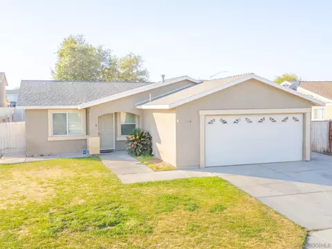 1124 Willow Ct, Brawley, CA 92227 photo 2