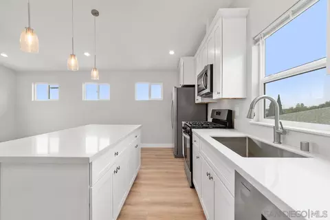 Kitchen - 3003 Comstock St, San Diego, CA 92111 photo 3 of 5
