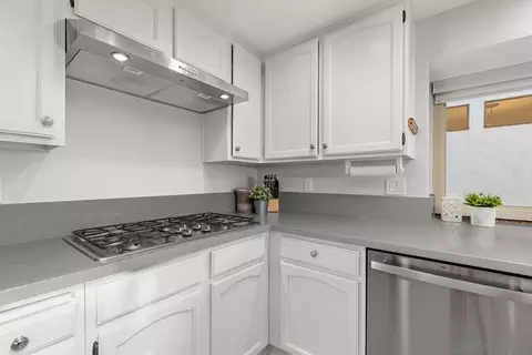 Kitchen - 2633 Magellan, Vista, CA 92081 photo 3 of 5