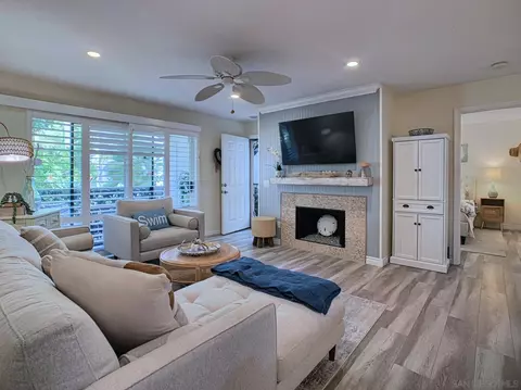 9326 Twin Trl #102, San Diego, CA 92129