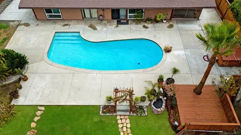 Exterior - 9354 Loren Dr, La Mesa, CA 91942 photo 5 of 10