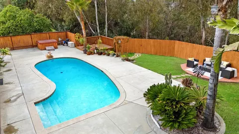 Exterior - 9354 Loren Dr, La Mesa, CA 91942 photo 4 of 10
