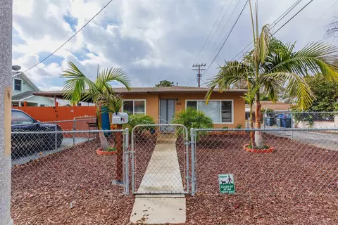 Exterior - 404 W 9th Ave, Escondido, CA 92025 photo 6 of 8