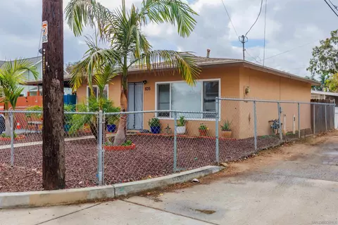 Exterior - 404 W 9th Ave, Escondido, CA 92025 photo 7 of 8