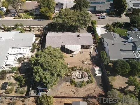 819 Hampton Ct, Vista, CA 92081 photo 2