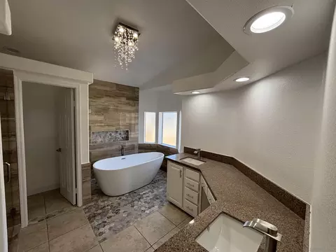 Bath - 2440 Daley St, Ramona, CA 92065 photo 1 of 4
