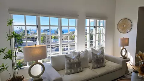 Living - 334 Playa Blanca, Encinitas, CA 92024 photo 2 of 4