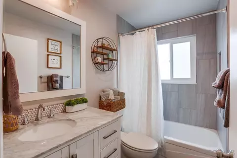 Bath - 11003 Larkridge St, Santee, CA 92071 photo 1 of 2