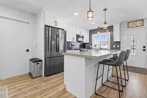 Kitchen - 9957 Via Mavis, Santee, CA 92071 photo 3 of 4