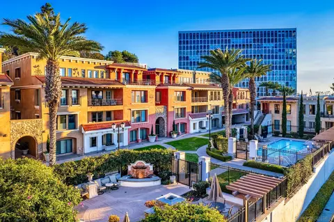 1000 Genter St #103, La Jolla, CA 92037