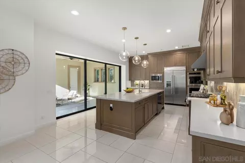 2552 Wellspring St, Carlsbad, CA 92010 photo 12
