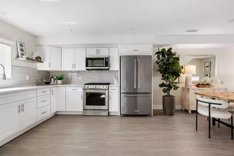 1956 Hornblend St #9, San Diego, CA 92109