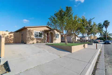 268 Fortunada St, Oceanside, CA 92057 photo 2