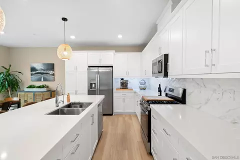 Kitchen - 2310 Venus Ct, Spring Valley, CA 91977 photo 4 of 6