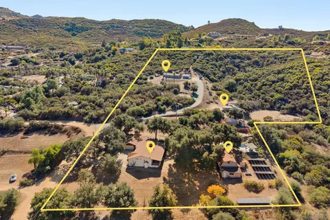 15985-87 Wood Valley Trl, Jamul, CA 91935