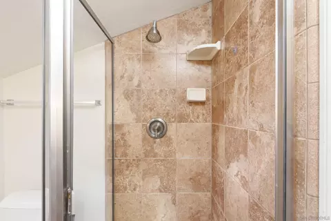Bath - 15985-87 Wood Valley Trl, Jamul, CA 91935 photo 5 of 9