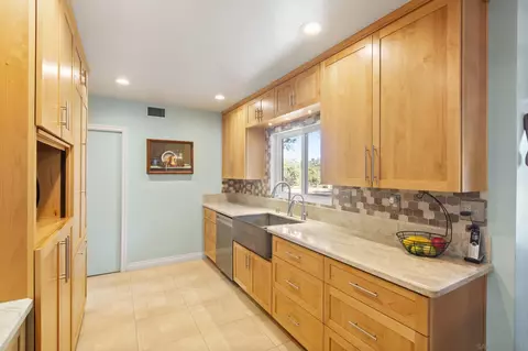 Kitchen - 15985-87 Wood Valley Trl, Jamul, CA 91935 photo 2 of 6