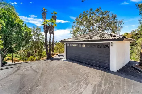 Exterior - 9130 Edgewood Dr, La Mesa, CA 91941 photo 11 of 12